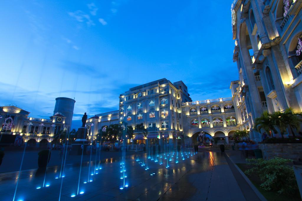 The Plaza 4*