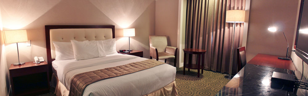 The Plaza 4* Balanga