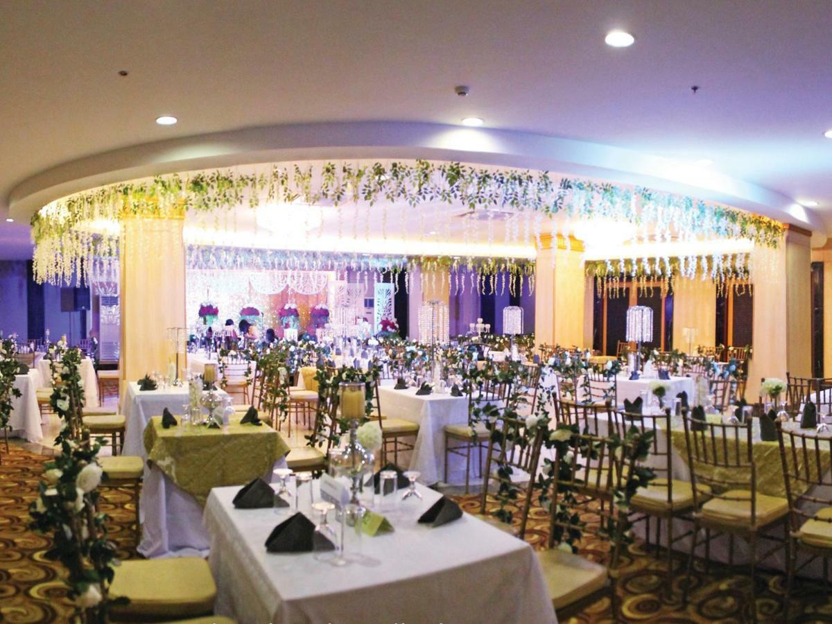 Hotel The Plaza 4*